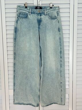 Hollister low rise baggy jeans light wash acid wash wide leg denim sz 29 long